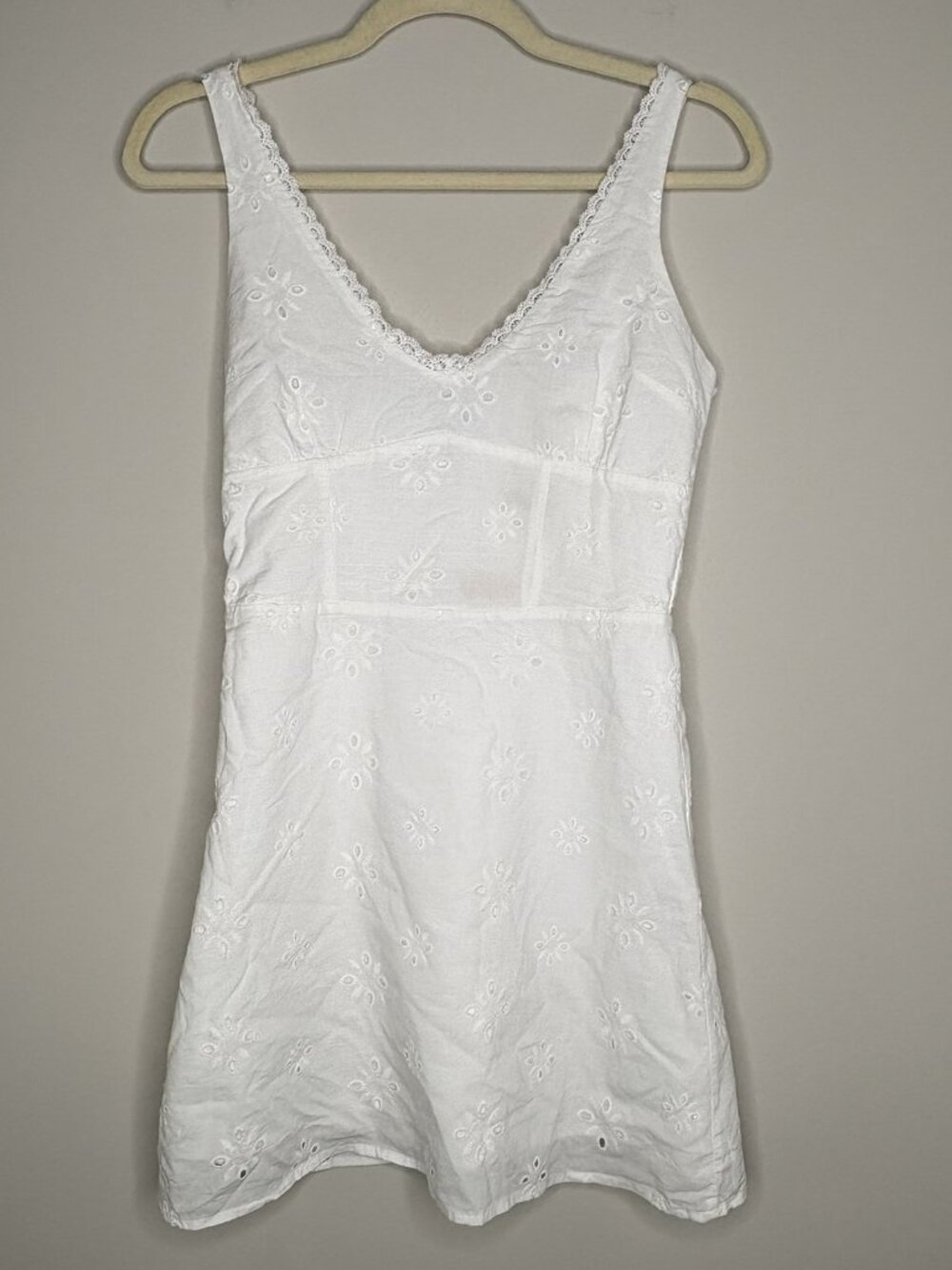 Florence V Neck Eyelet Mini Dress – White – XS – Smocked Back – NWOT